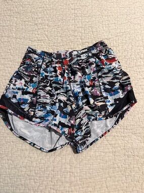 lululemon hotty hot shorts